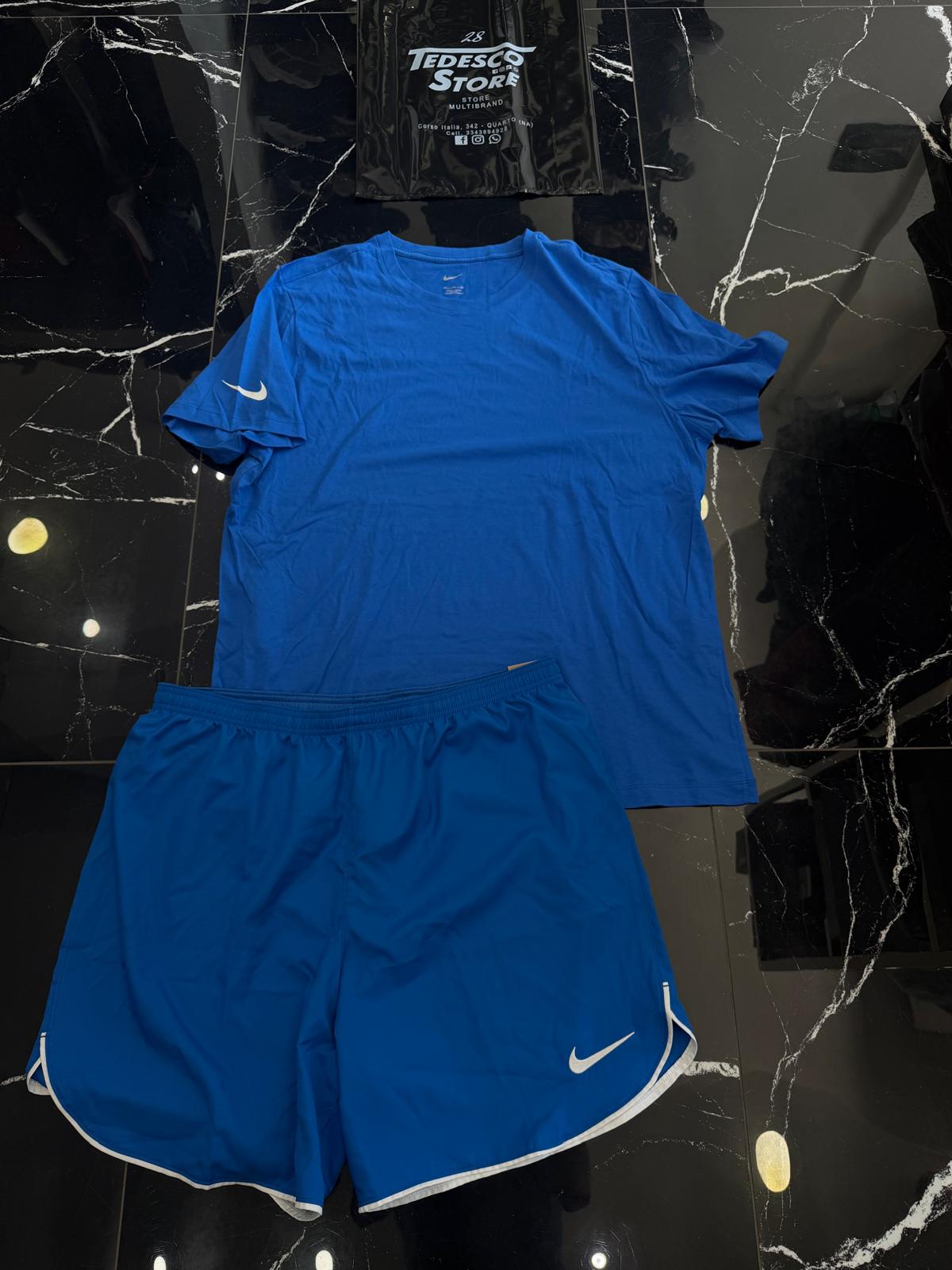 Completo Nike