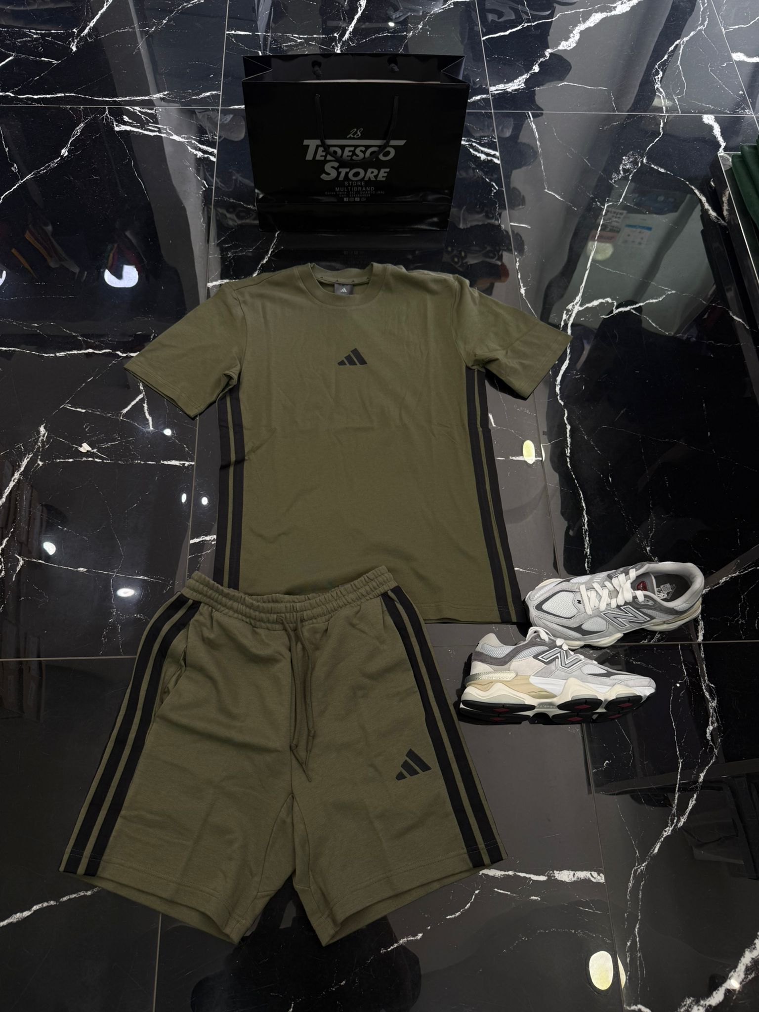 Completo Adidas Tri-Stripe