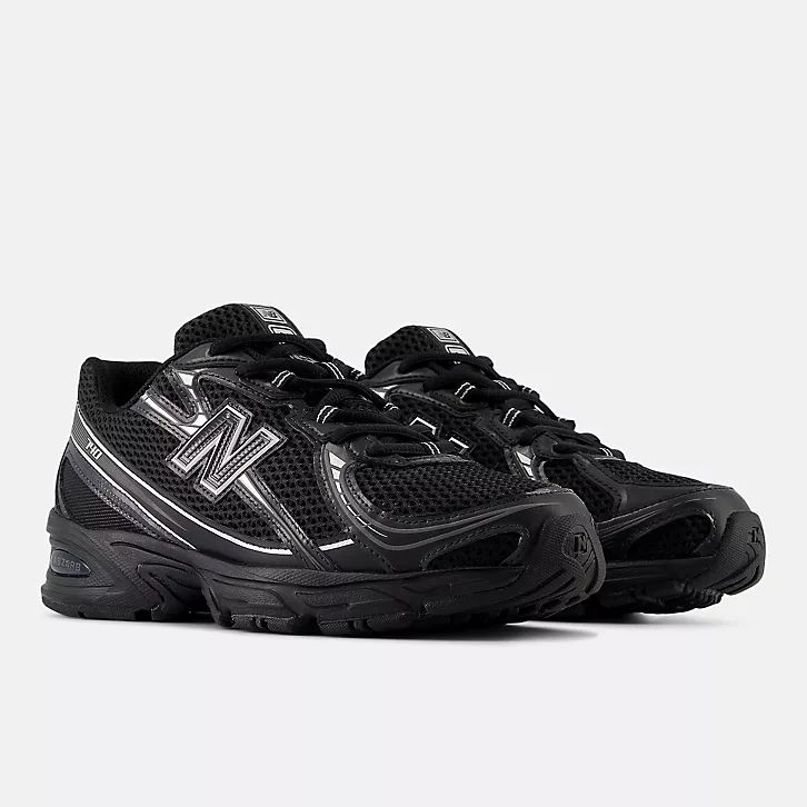 New Balance 740