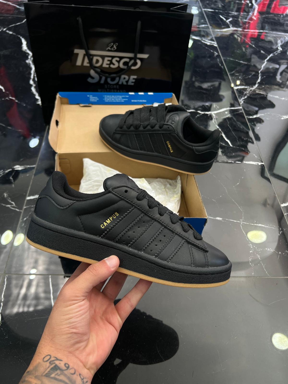 Adidas Campus 00s Total Black in Pelle - TedescoStore