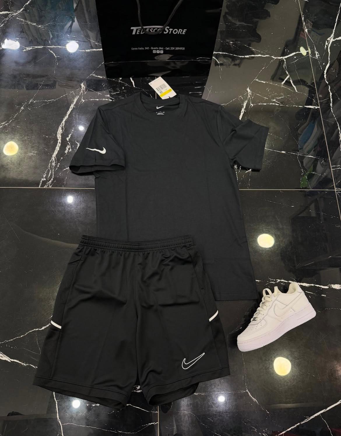 Completo Nike