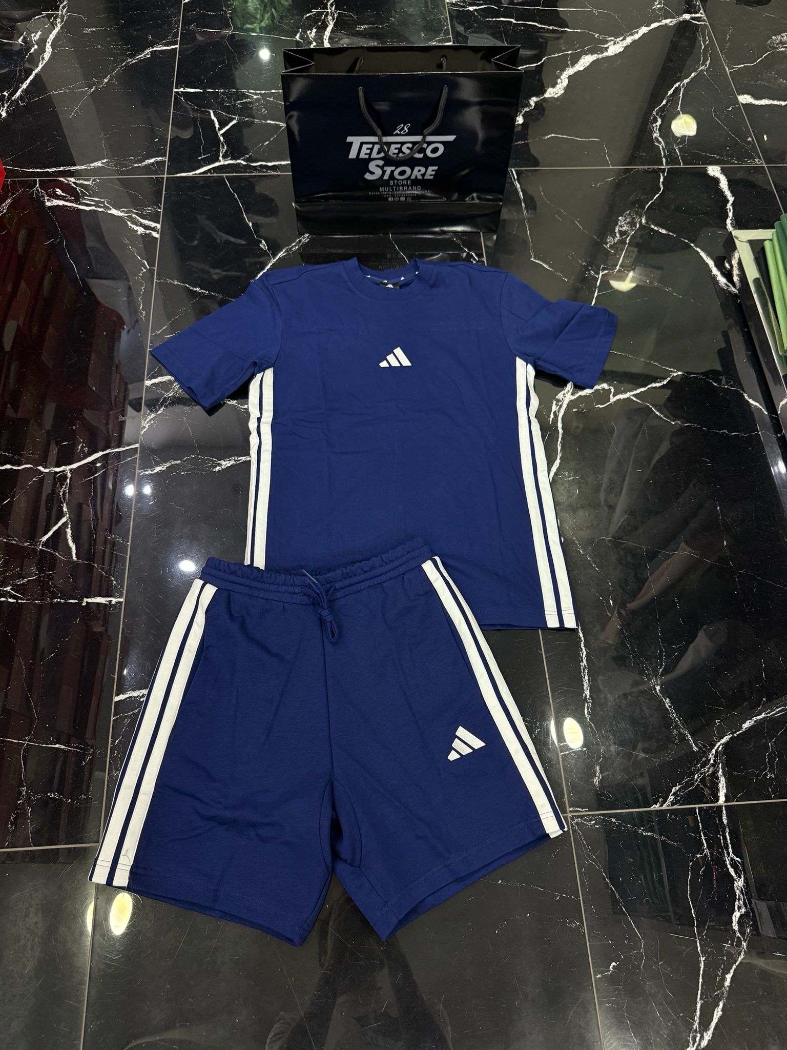 Completo Adidas Tri-Stripe
