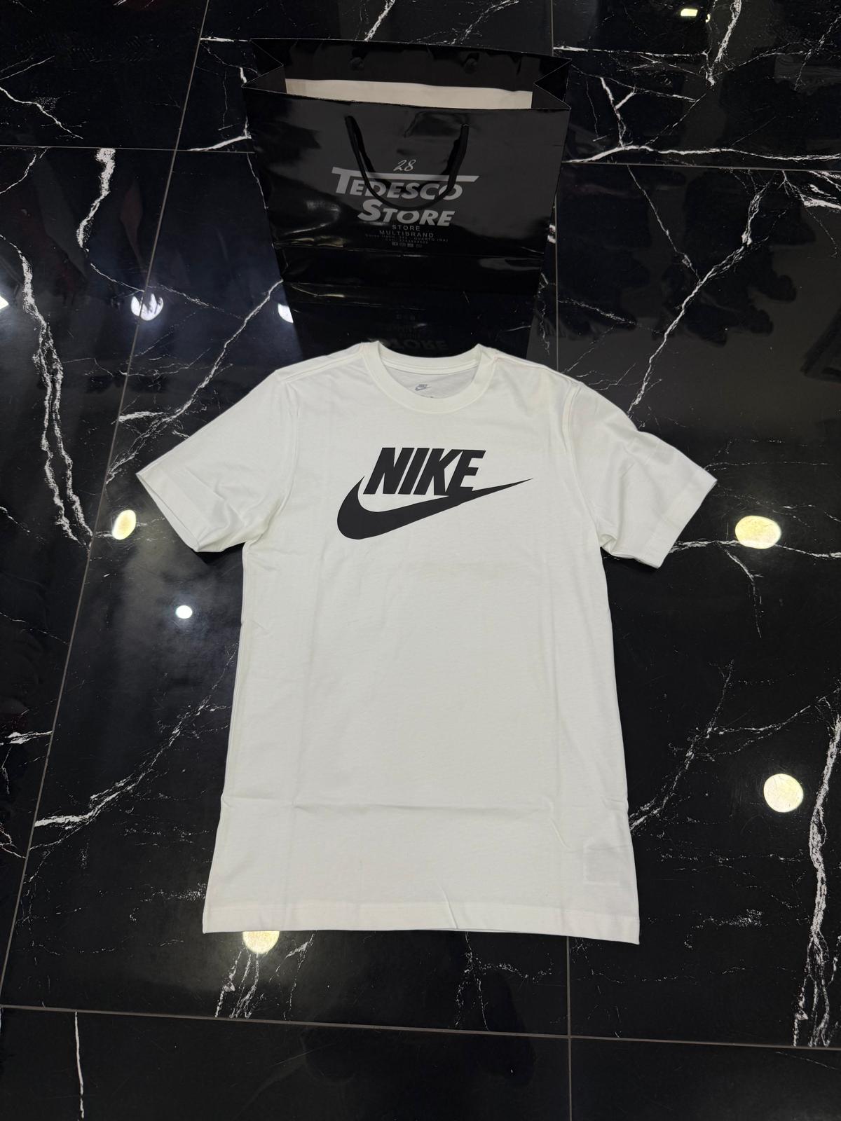 T-Shirt Nike