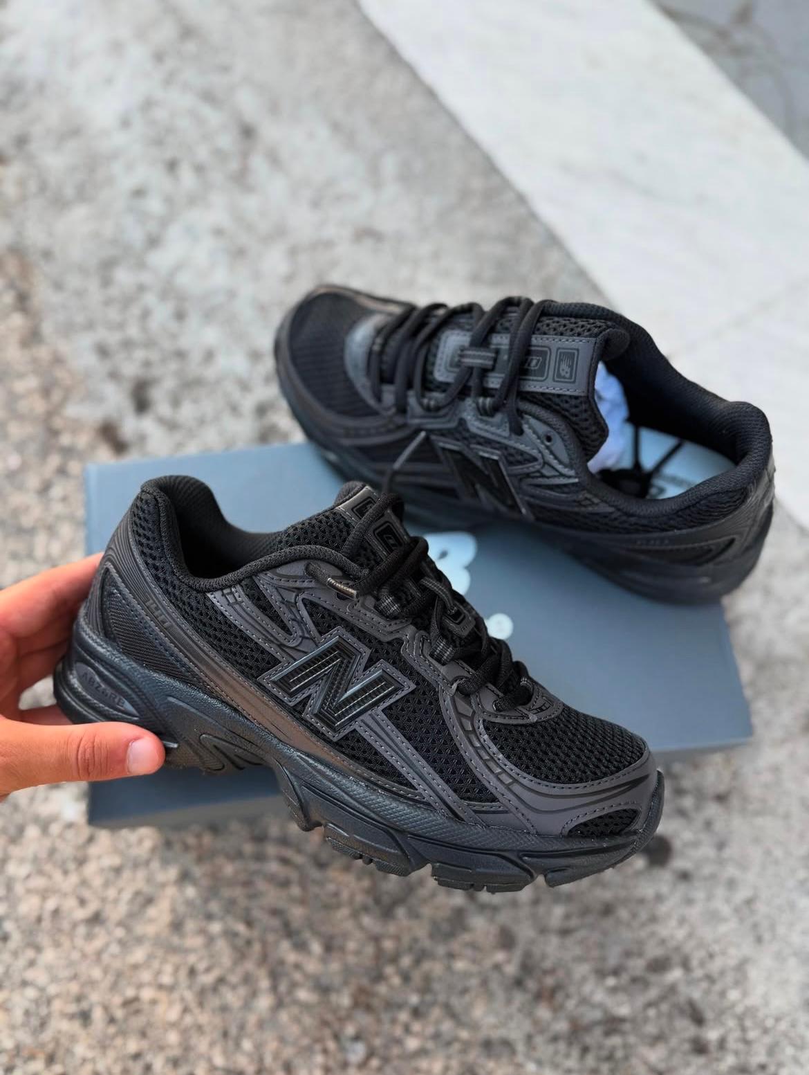 New Balance 740 Black - TedescoStore