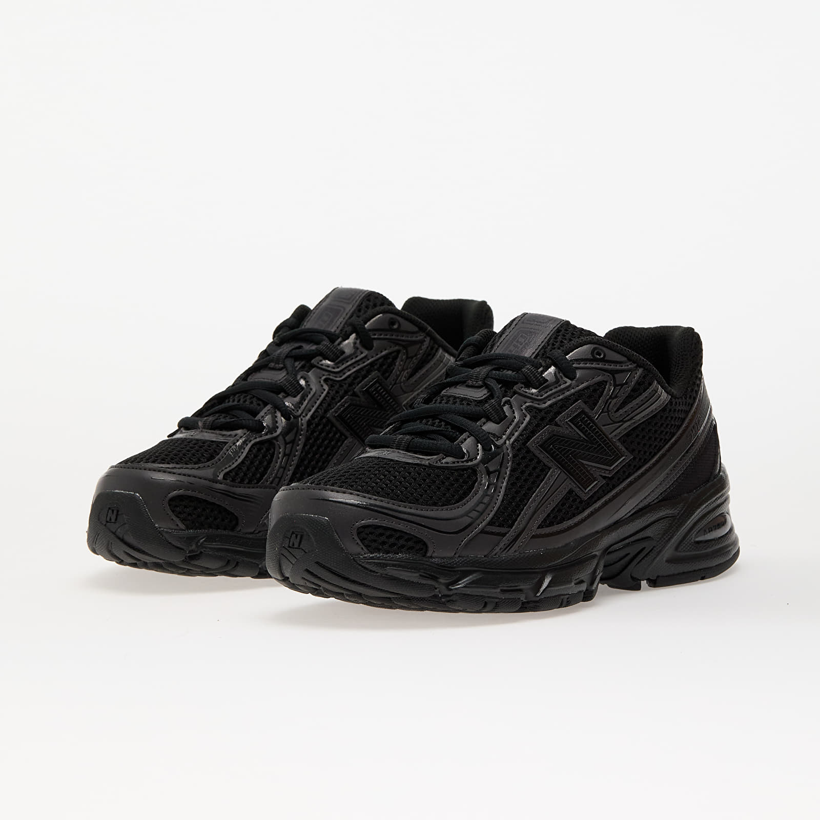 New Balance 740 Black - TedescoStore